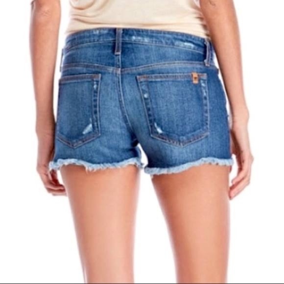 Joe’s Jeans Phoebe Wash Blue 3-Inch Cut Off Distressed Denim Shorts EUC Size 27 - Picture 2 of 10